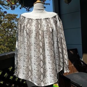 Snake skin print, Light brown and beige. Worn once.